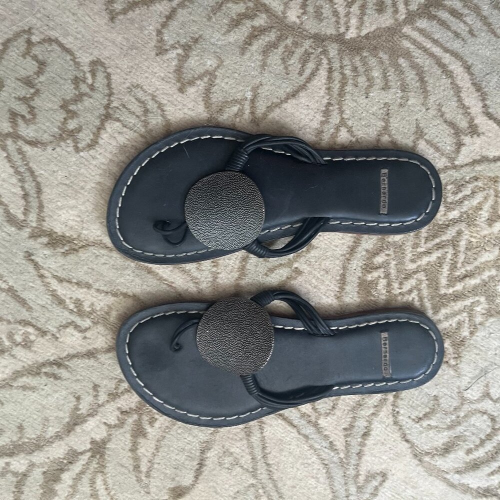 Bernardo dark brown flip flop with medallion size 9